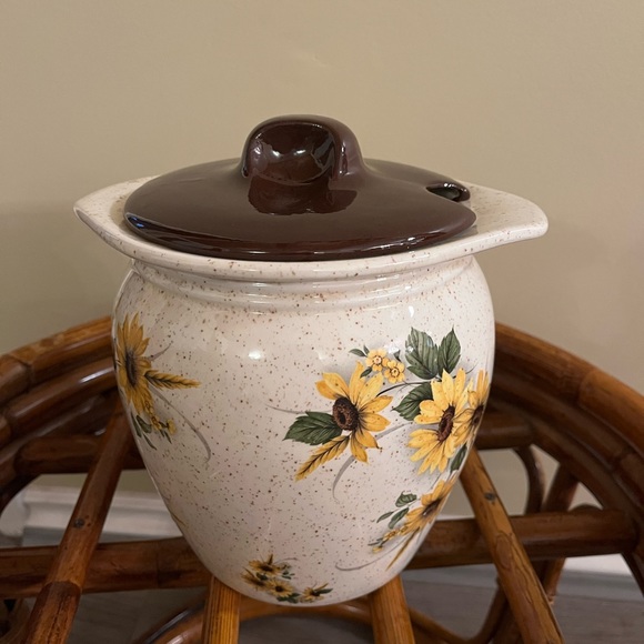 Vintage Canadian Cookie Jar Sunflowers - Picture 2 of 3